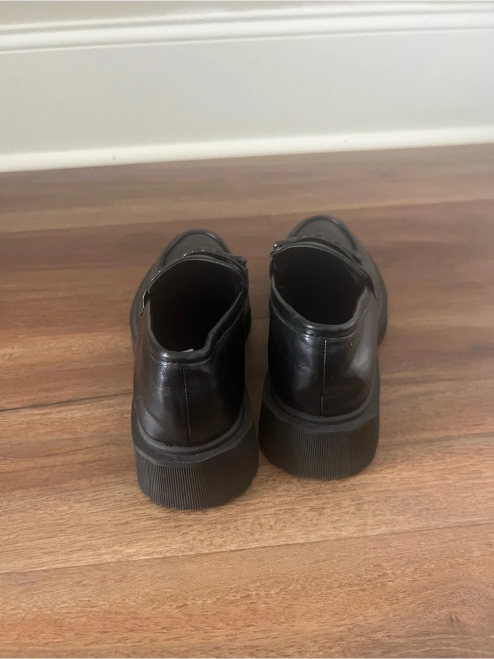 Mudd Black Chunky Chain Loafers